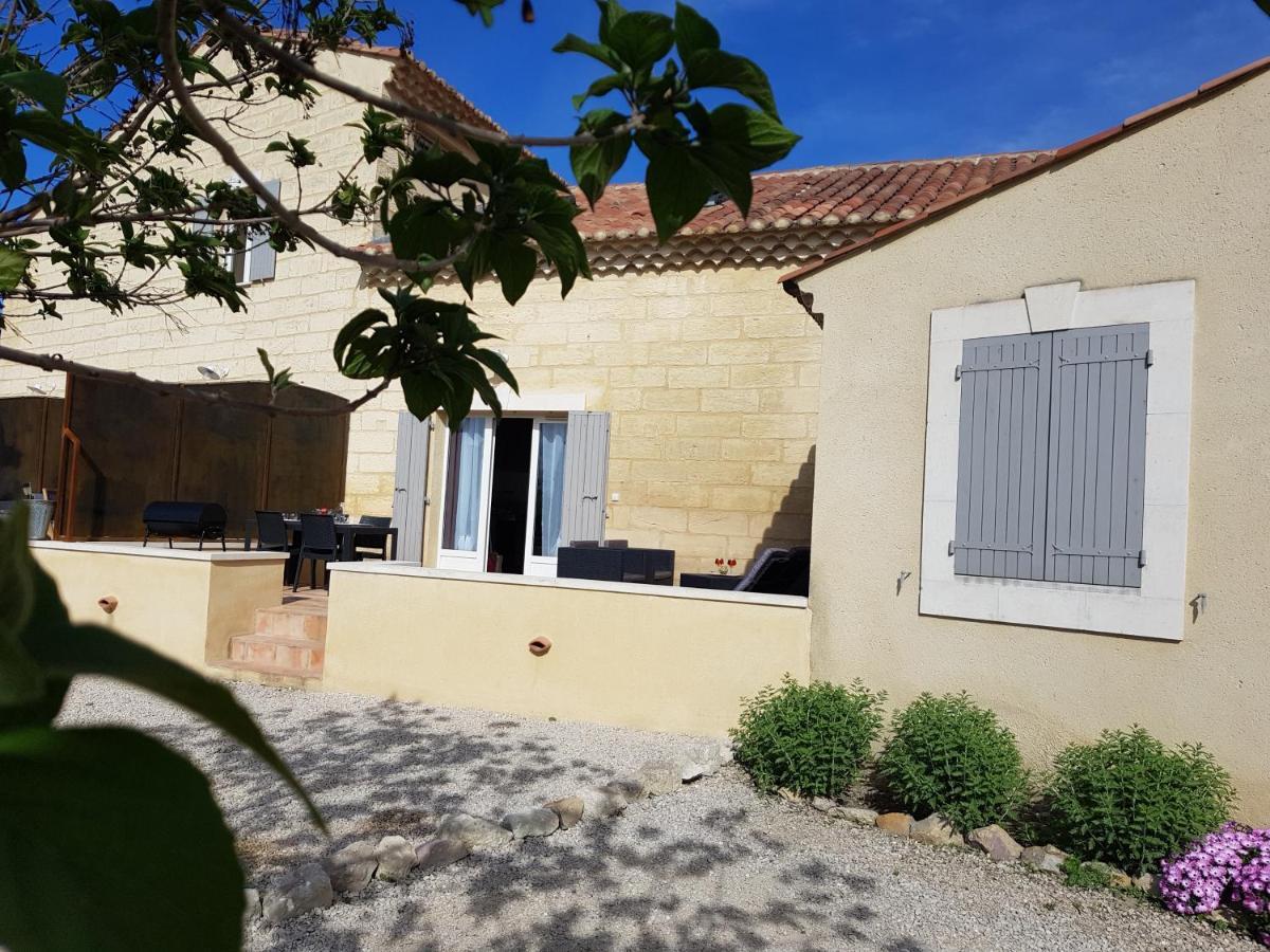 Le Mas Saint Jean Mézoargues Exterior foto